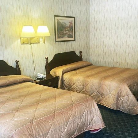 Pleasant Valley Motel West Stockbridge Exteriör bild