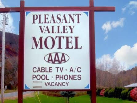 Pleasant Valley Motel West Stockbridge Exteriör bild
